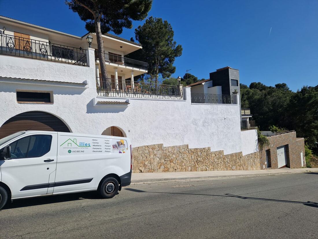 Equipo de Construcciones y Reformas Ilies